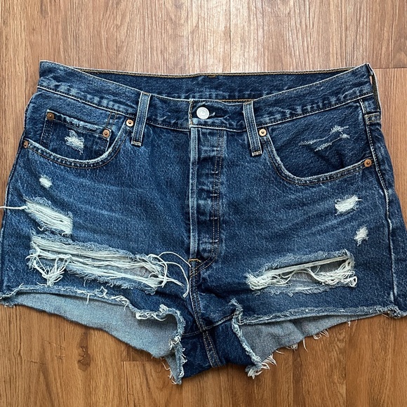 Levi’s 501 Denim Shorts - 32 - Picture 4 of 8